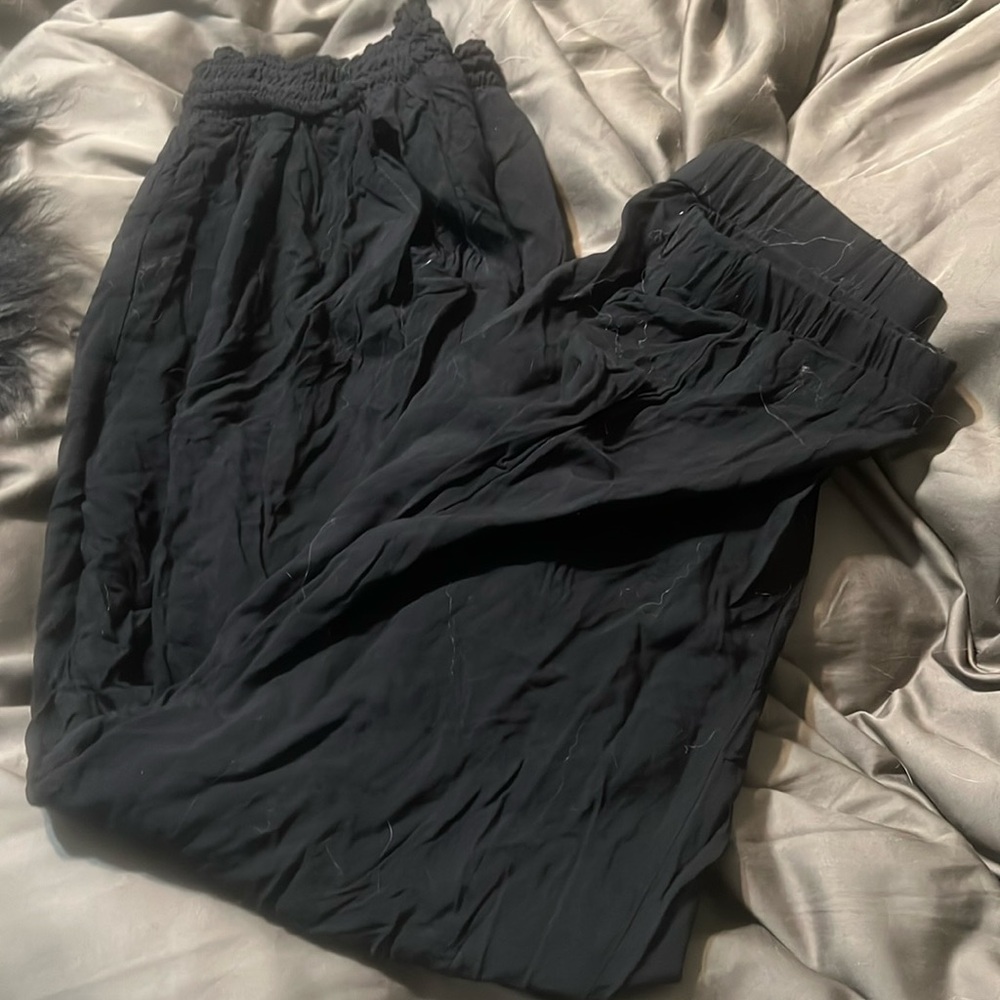 American eagle flowy joggers